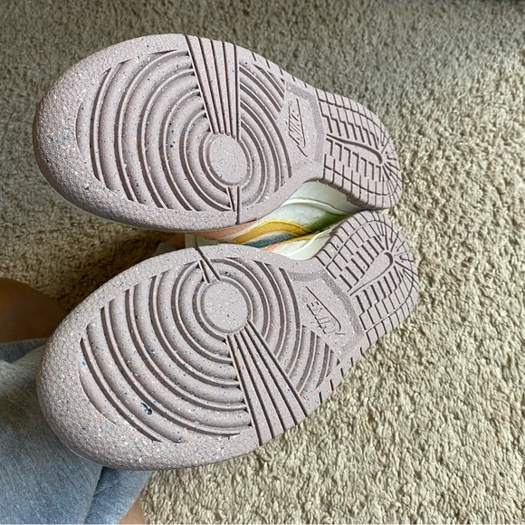 Nike Dunk Low SE Sun Club NWOB - Picture 5 of 9